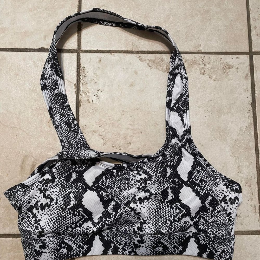 Til You Collapse TYC Sports Bra top women size Medium beautiful snakeskin print